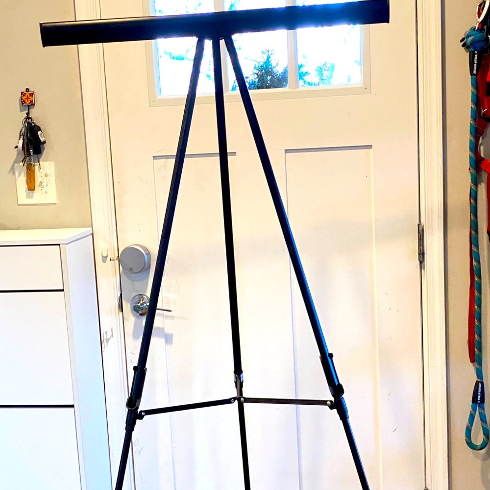 Presentation easel brand new, never used before.